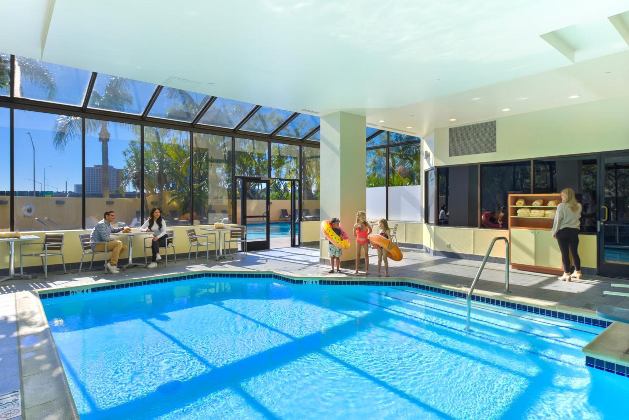 Embassy Suites by Hilton Anaheim-Orange Exterior foto